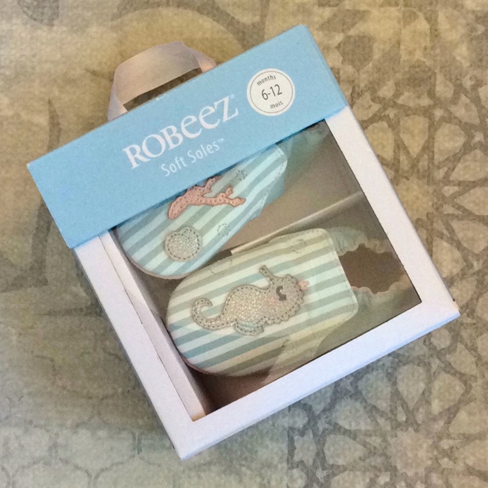 Robeez Soft Soles size 6-12 months NWT